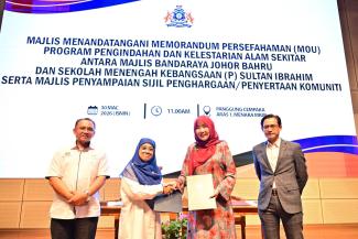 Memeterai Kerjasama Strategik 