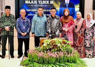 Majlis Clock In