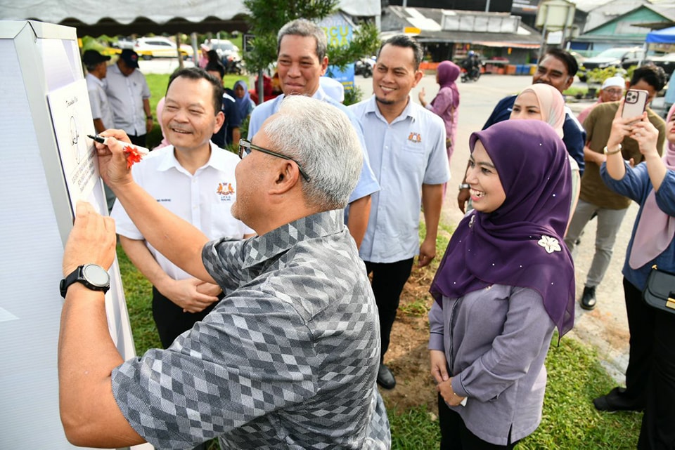 Mercu Tanda Kampung Pasir