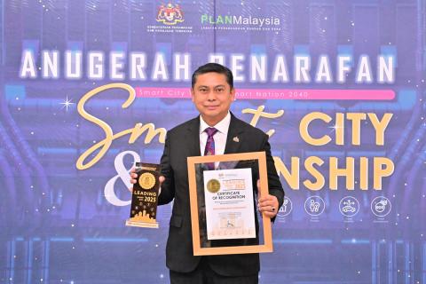 Tahap 3: Leading Smart City