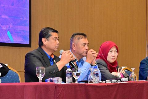 Sesi Townhall Bazar Karat JB 