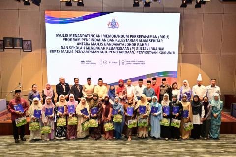 Memeterai Kerjasama Strategik 